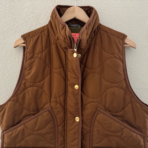 J. Crew Quilted Excursion Vest Large Camel Brown Puff Classic Preppy Equestrian - Picture 5 of 12
